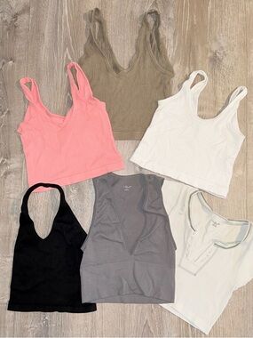 UO Urban Outfitters Various Tank Crop Tops - One bundle XS/S